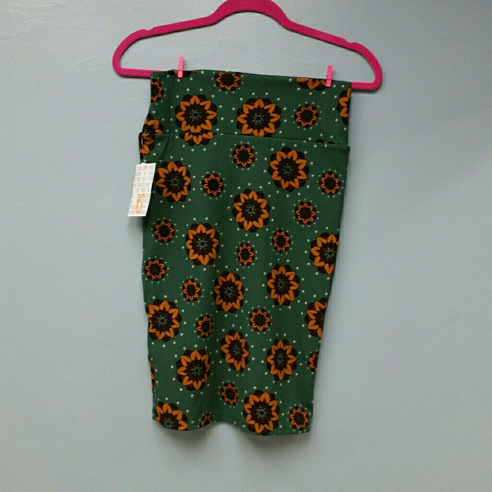 NWT Lularoe Cassie XS